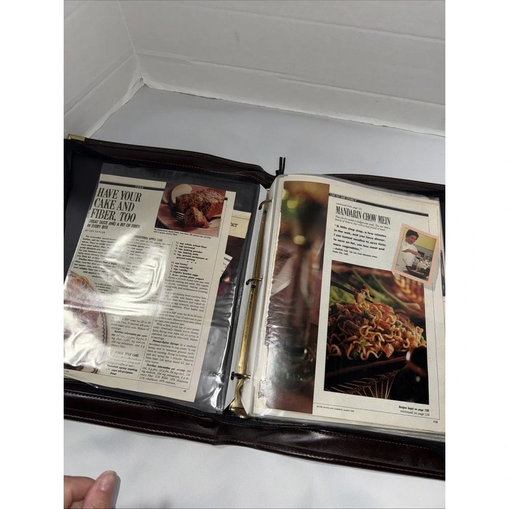 Recipes Collection Magazine Clippings ,ads , Zip Leather Binder , Vtg , Ephemera